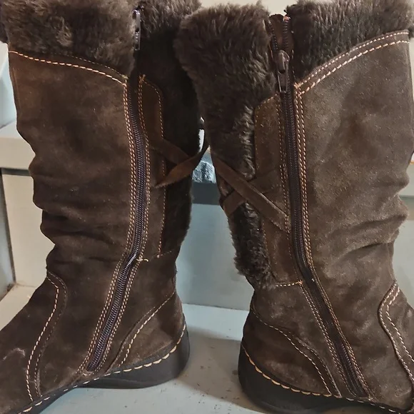 Womens' Eventure Bare Traps Stay Dry System Faux Fur Flat Boots - Picture 3 of 10